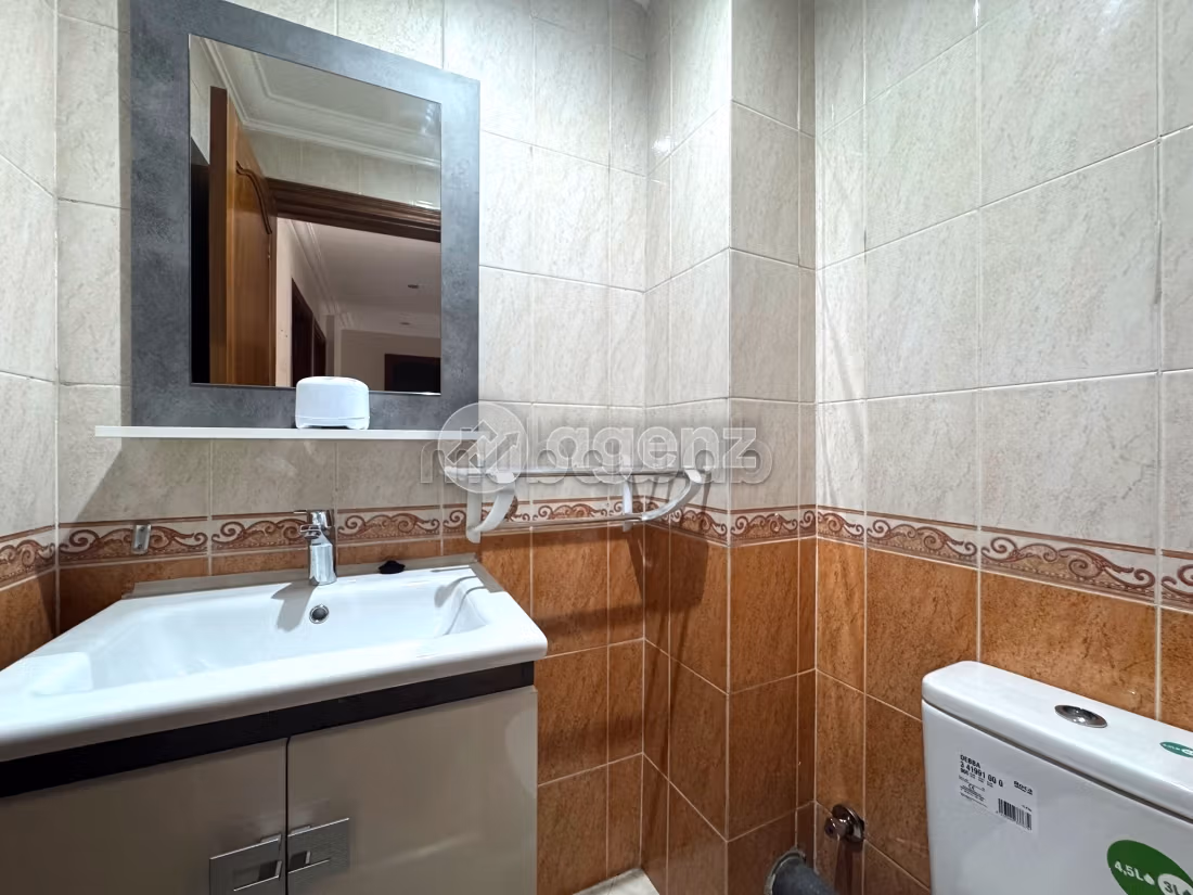 Vendita di uno splendido appartamento a La Gironde. Superficie 88 m². Ascensore e posto auto