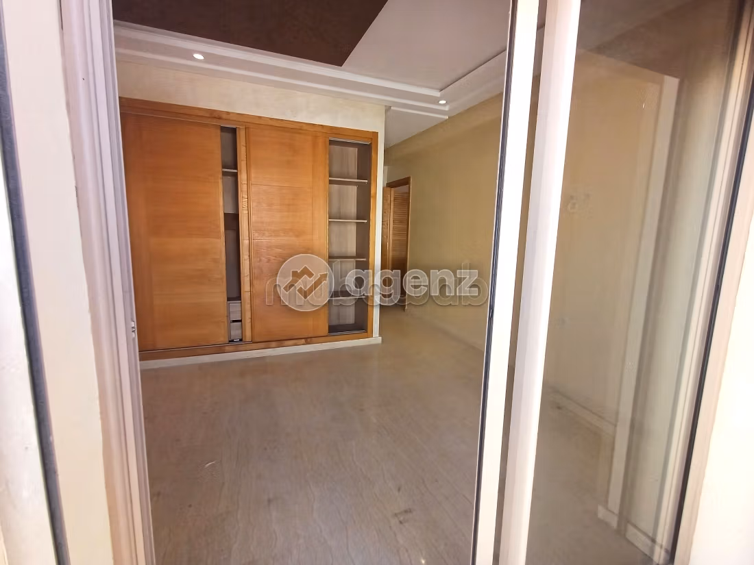 Bonito piso en venta en Laymoune. 2 bonitas habitaciones. Cocina equipada