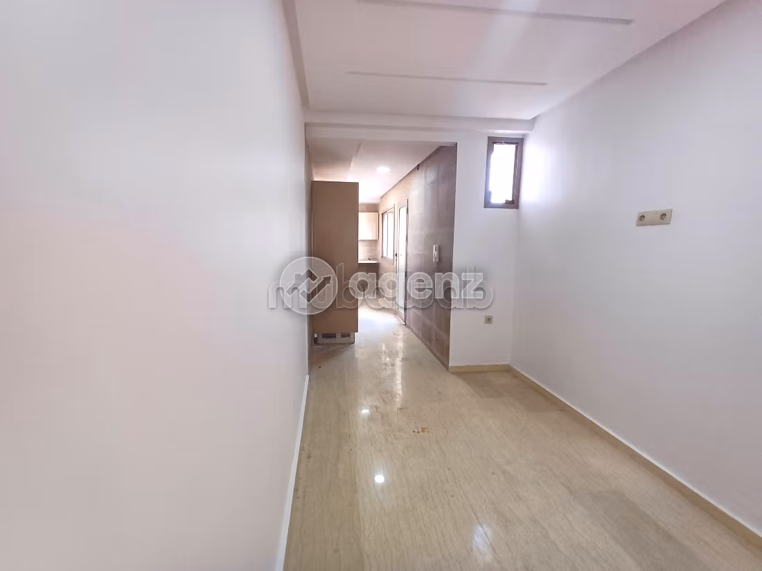 Bonito piso en venta en Laymoune. 2 bonitas habitaciones. Cocina equipada