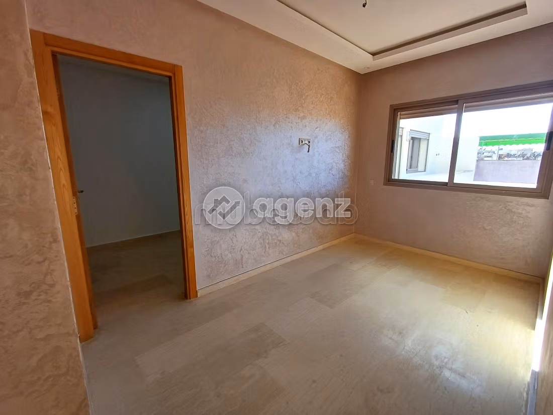 Bonito piso en venta en Laymoune. 2 bonitas habitaciones. Cocina equipada