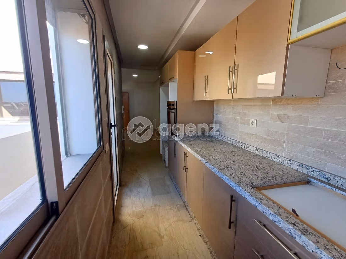 Bonito piso en venta en Laymoune. 2 bonitas habitaciones. Cocina equipada