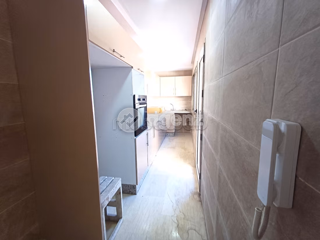 Bonito piso en venta en Laymoune. 2 bonitas habitaciones. Cocina equipada