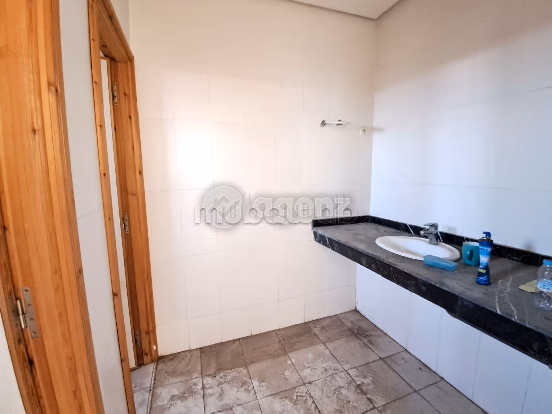 Commerce à louer 895 m² Zone industrielle Mohammedia
