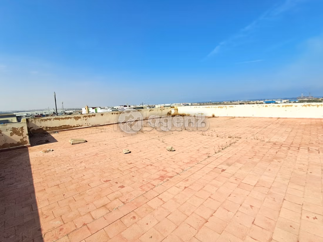 Commerce à louer 895 m² Zone industrielle Mohammedia