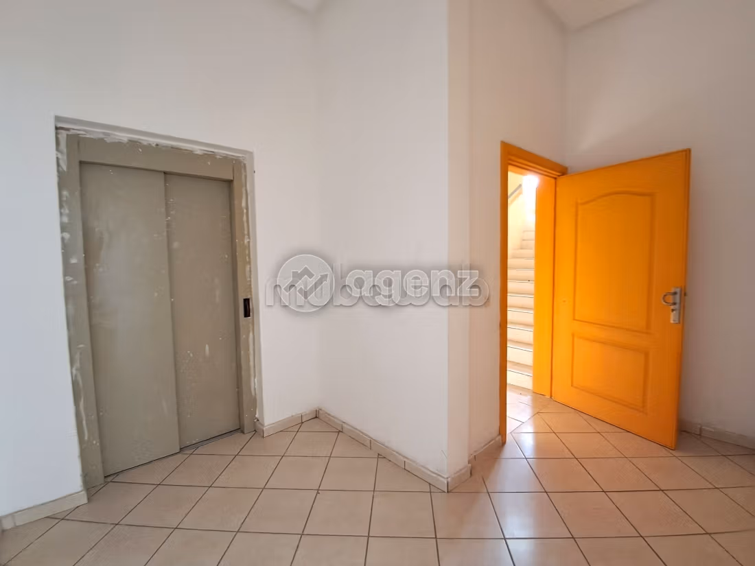 Commerce à louer 895 m² Zone industrielle Mohammedia