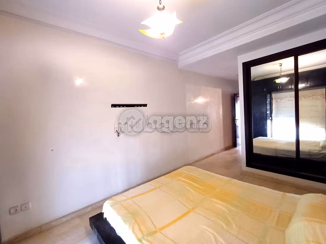 Piso en venta en Les princesses. Superficie 104 m². Plazas de parking y terraza