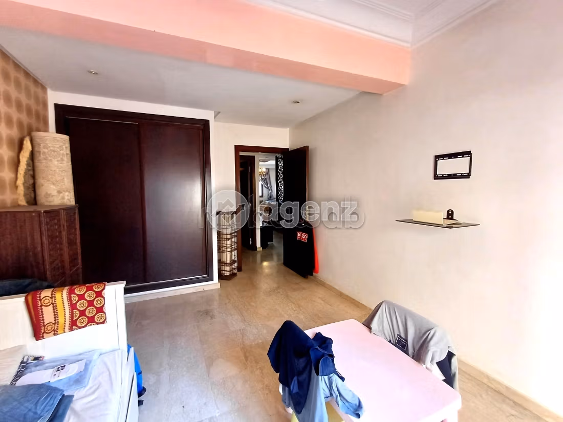 Piso en venta en Les princesses. Superficie 104 m². Plazas de parking y terraza