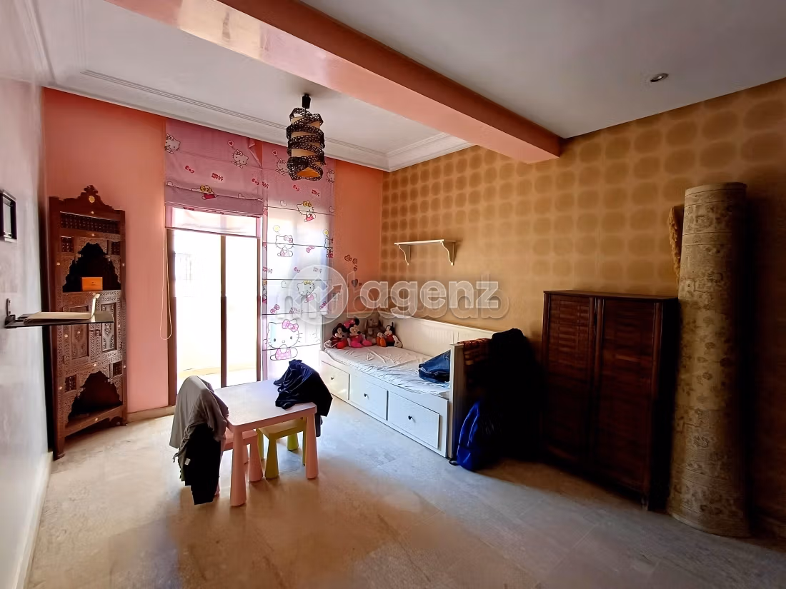 Piso en venta en Les princesses. Superficie 104 m². Plazas de parking y terraza