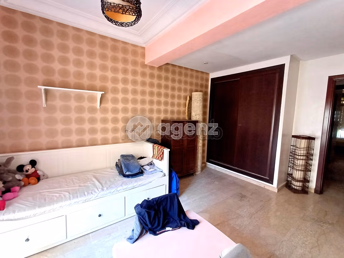 Piso en venta en Les princesses. Superficie 104 m². Plazas de parking y terraza