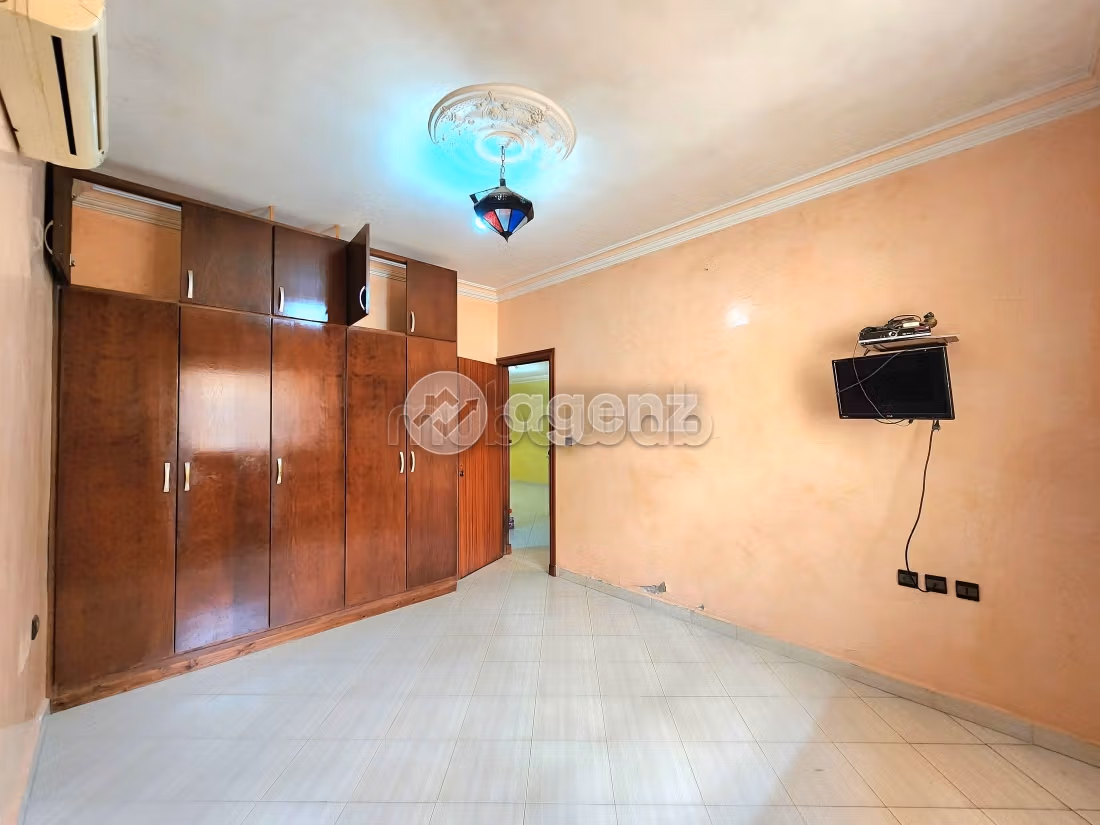 Appartamento da acquistare a Hay Houda. Superficie di 139 m². Terrazzo e giardino