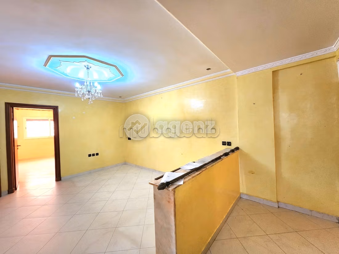 Appartamento da acquistare a Hay Houda. Superficie di 139 m². Terrazzo e giardino