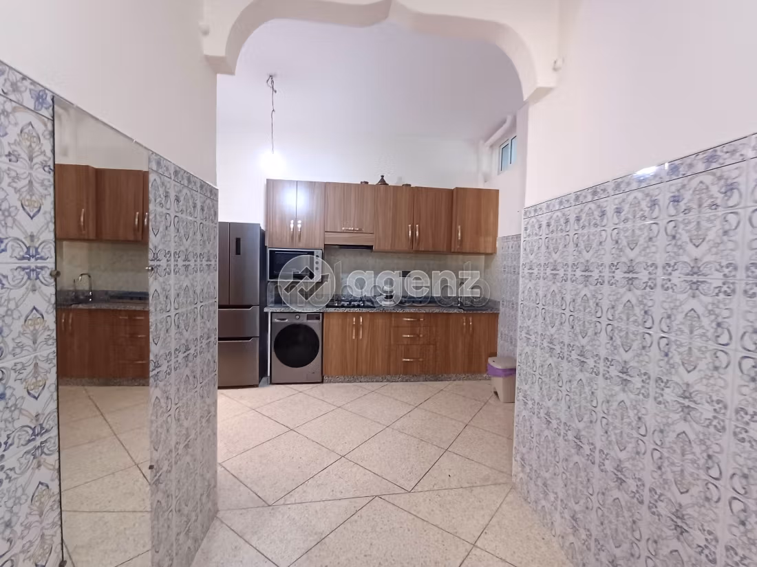 Acquista casa. 5 camere. Garage