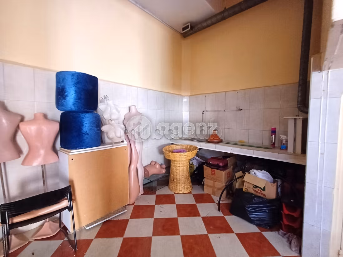 Acquista casa. 5 camere. Garage