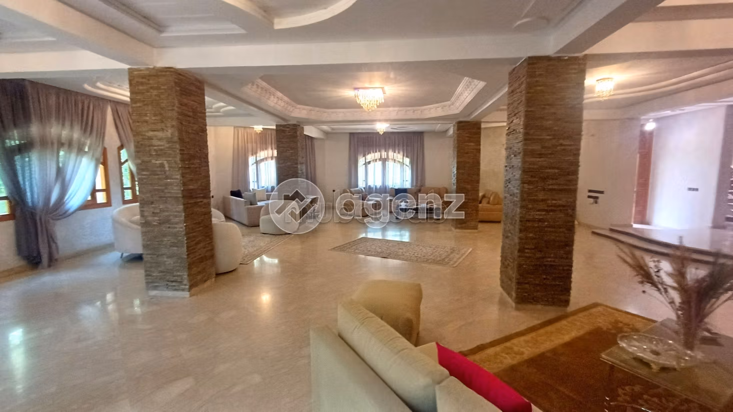 Residenza di lusso in vendita a Route Immouzer. 5 camere. Giardino e posto auto