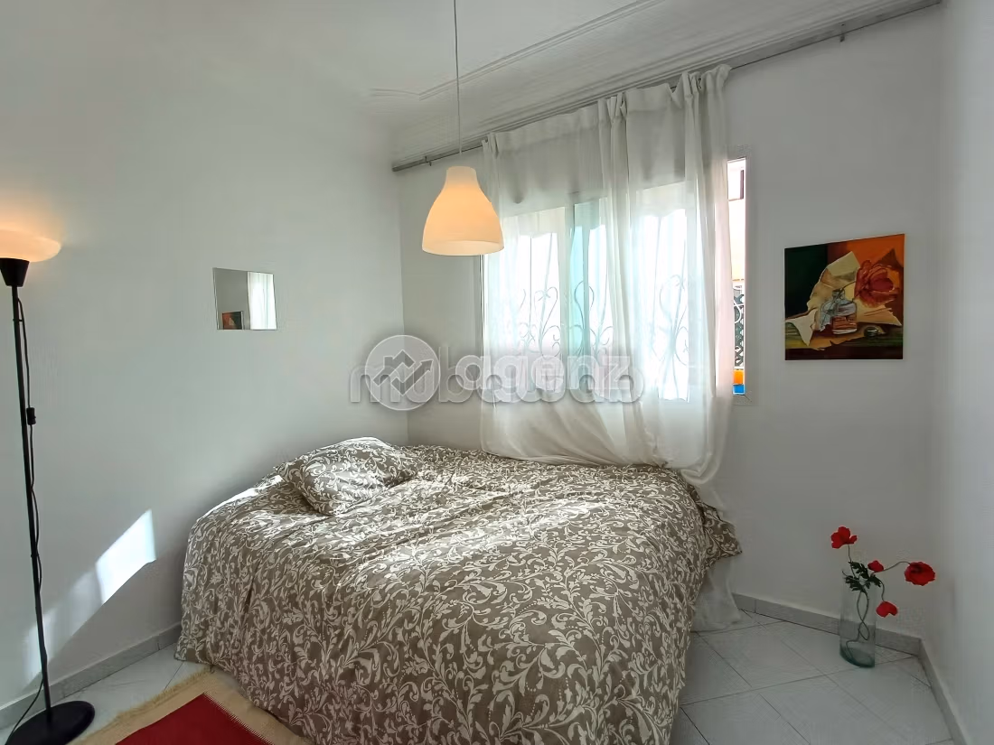 Splendido appartamento da acquistare a Bourgogne Ouest. 2 camere. Posto auto e terrazzo
