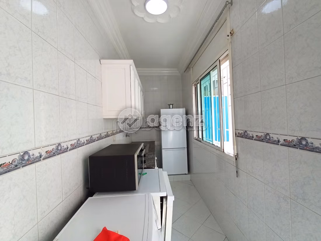 Splendido appartamento da acquistare a Bourgogne Ouest. 2 camere. Posto auto e terrazzo