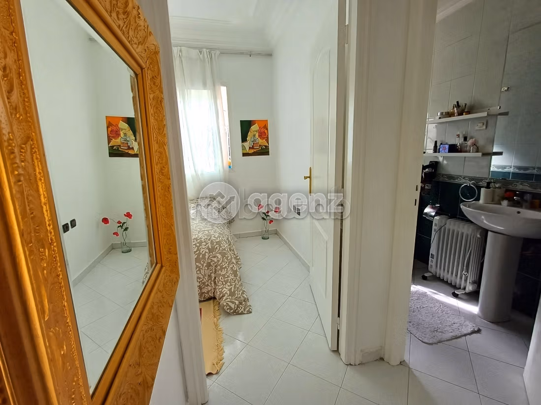 Splendido appartamento da acquistare a Bourgogne Ouest. 2 camere. Posto auto e terrazzo