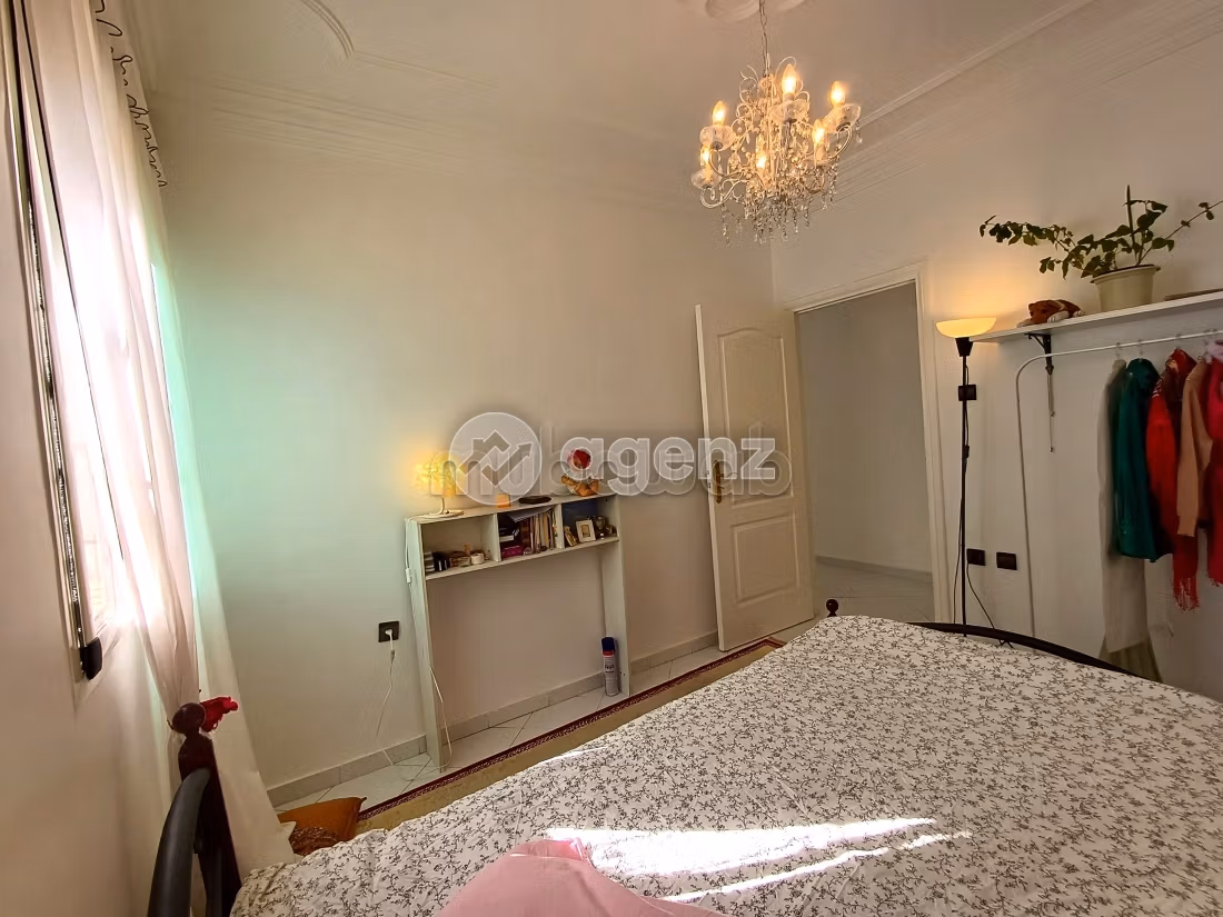 Splendido appartamento da acquistare a Bourgogne Ouest. 2 camere. Posto auto e terrazzo
