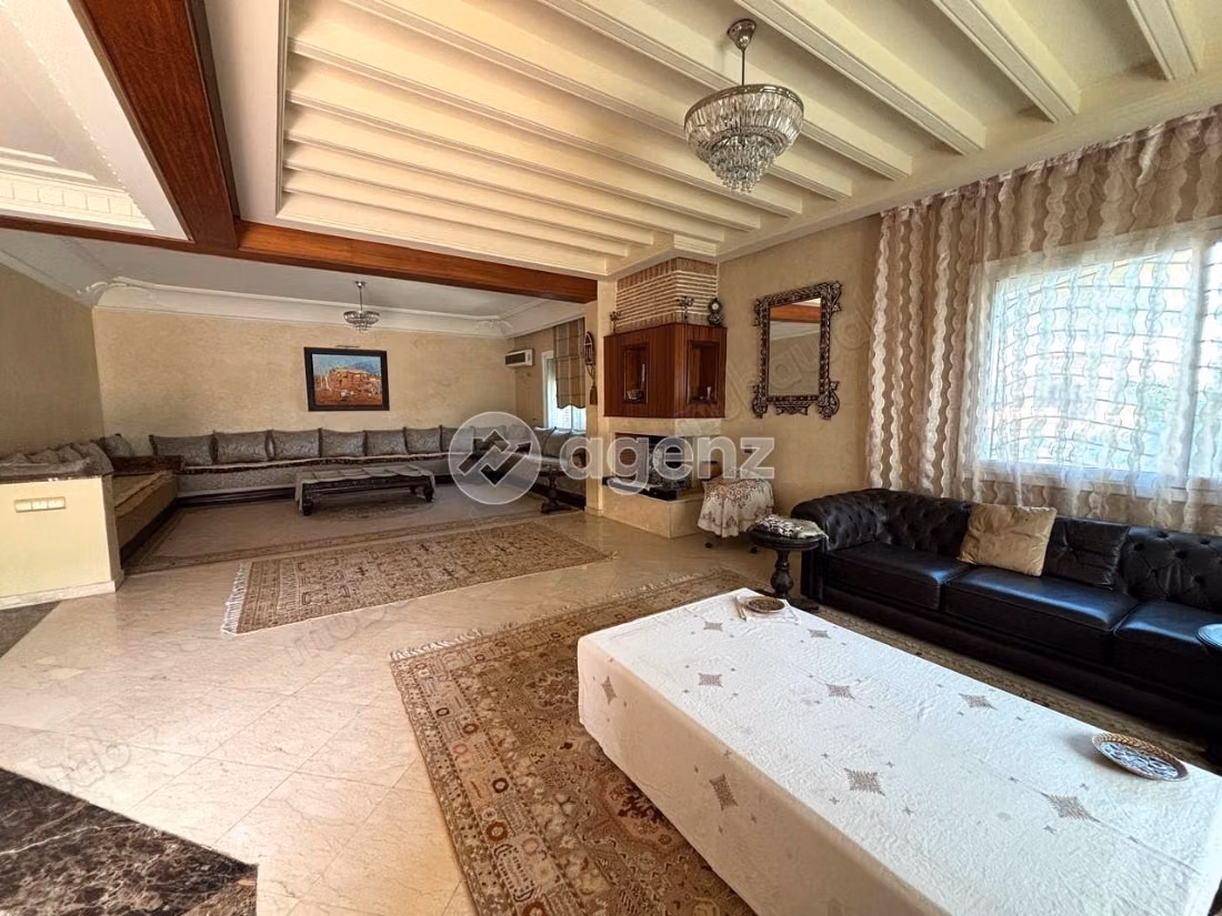 Magnificent villa for sale in Sidi Maarouf. 7 rooms. Parking spaces and garden