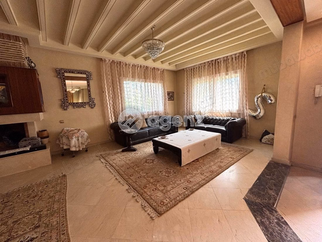 Magnificent villa for sale in Sidi Maarouf. 7 rooms. Parking spaces and garden