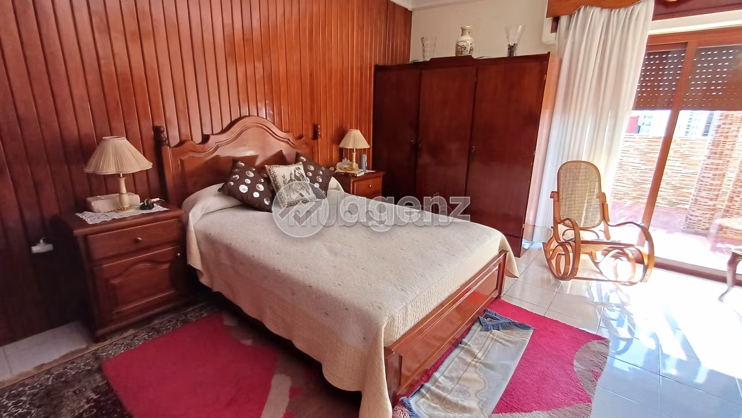 Magnífico piso en venta en Alia. Dimensión 254 m². Terraza y ascensor