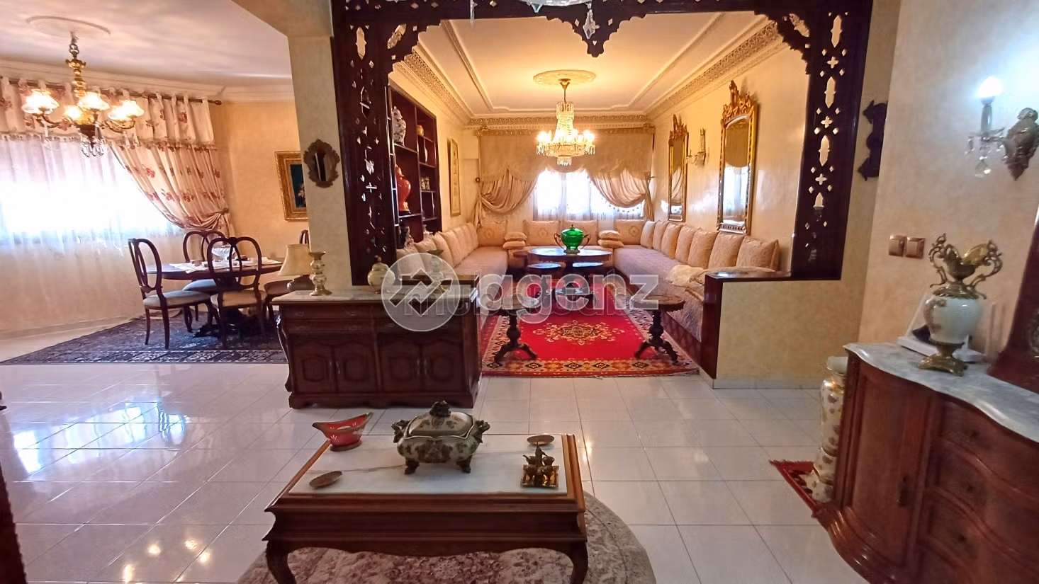 Magnífico piso en venta en Alia. Dimensión 254 m². Terraza y ascensor