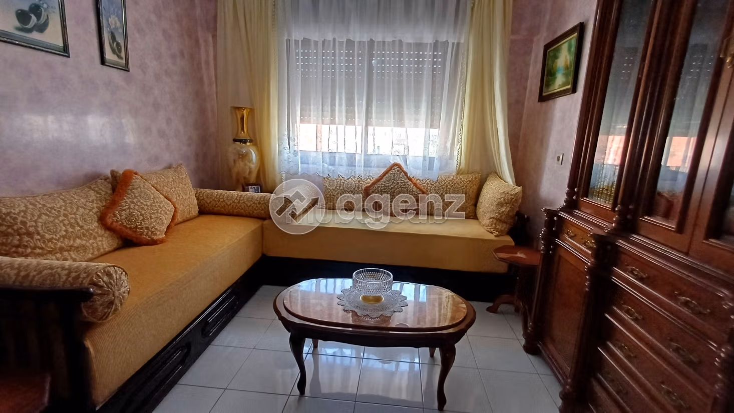 Magnífico piso en venta en Alia. Dimensión 254 m². Terraza y ascensor