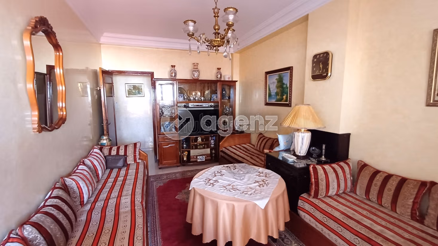 Magnífico piso en venta en Alia. Dimensión 254 m². Terraza y ascensor