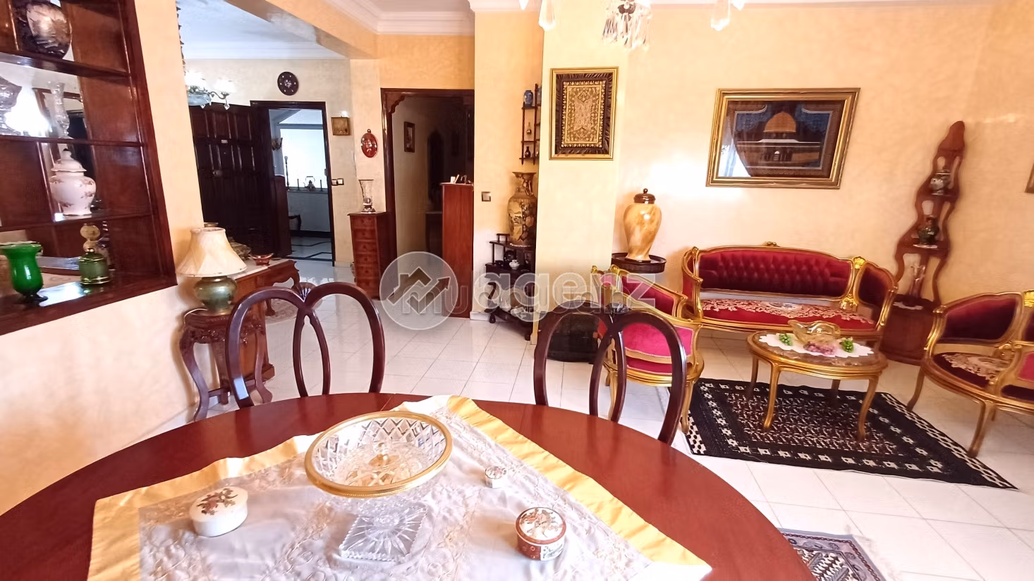 Magnífico piso en venta en Alia. Dimensión 254 m². Terraza y ascensor