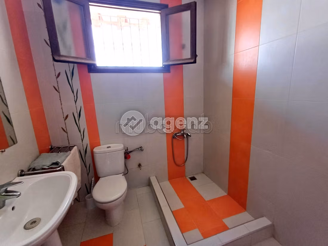 Magnifica villa in vendita a Route Immouzer. Superficie di 568 m². Terrazzo e garage