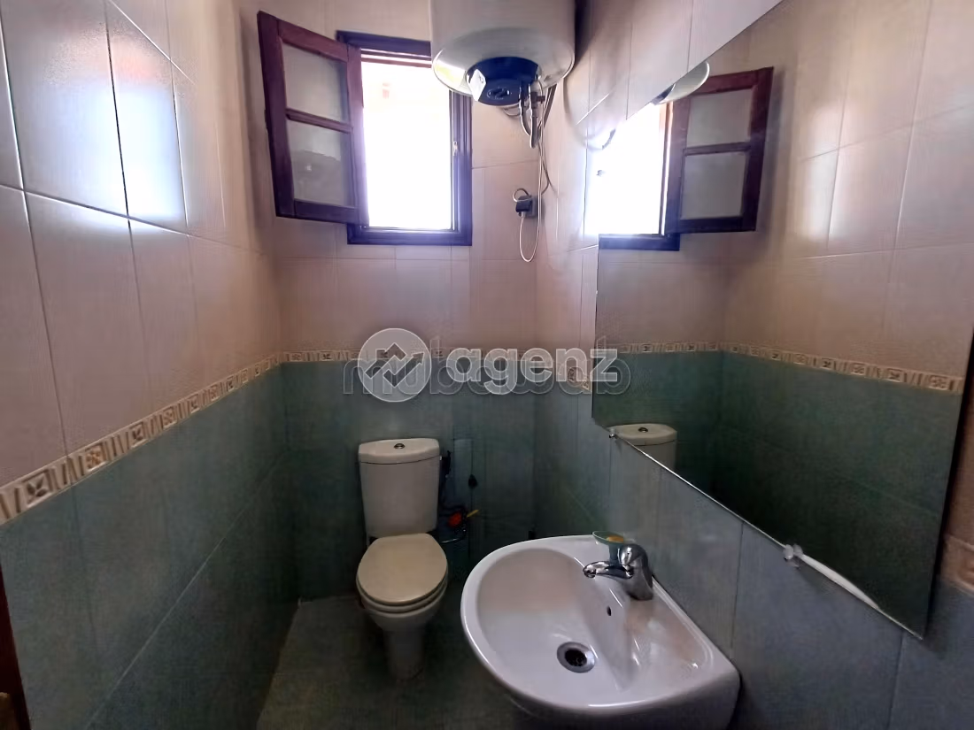 Magnifica villa in vendita a Route Immouzer. Superficie di 568 m². Terrazzo e garage