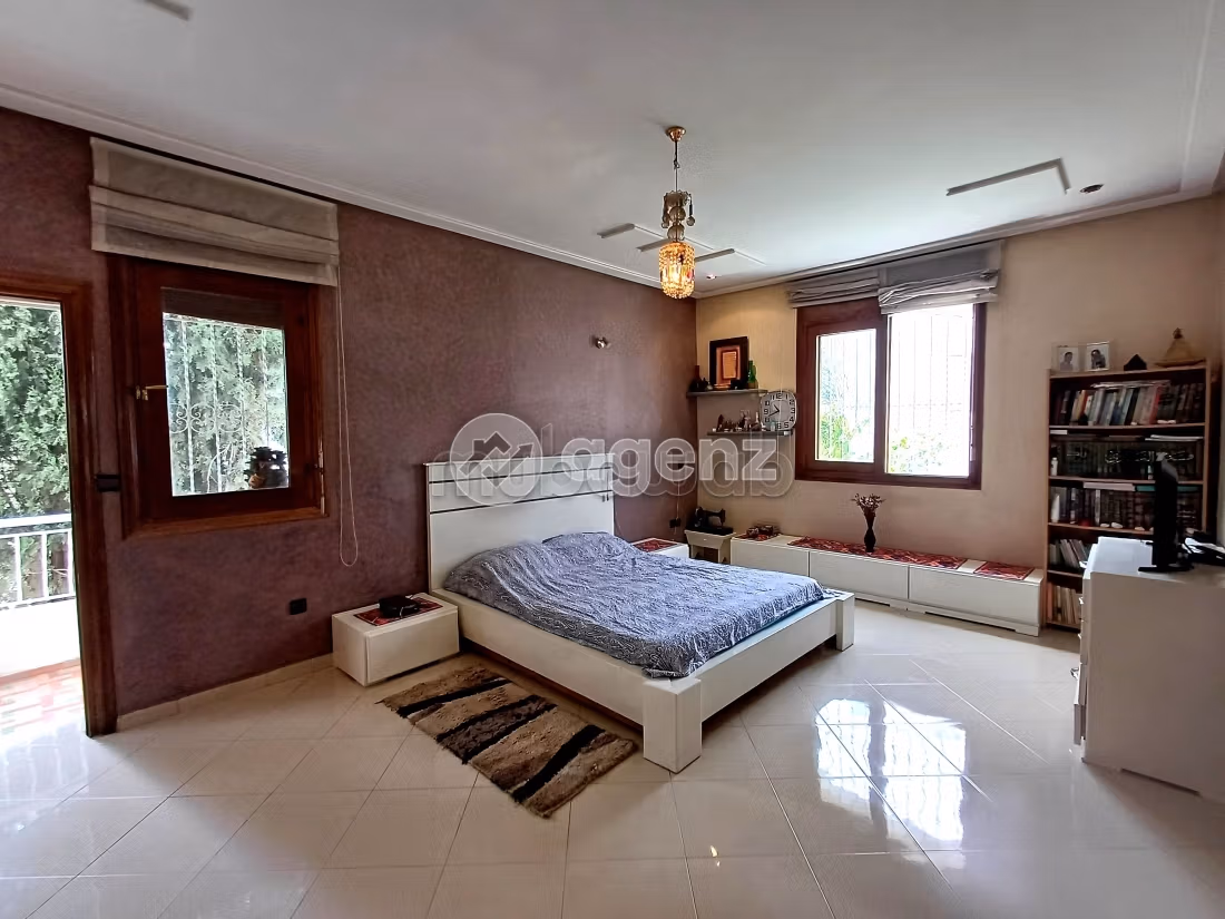 Magnifica villa in vendita a Route Immouzer. Superficie di 568 m². Terrazzo e garage