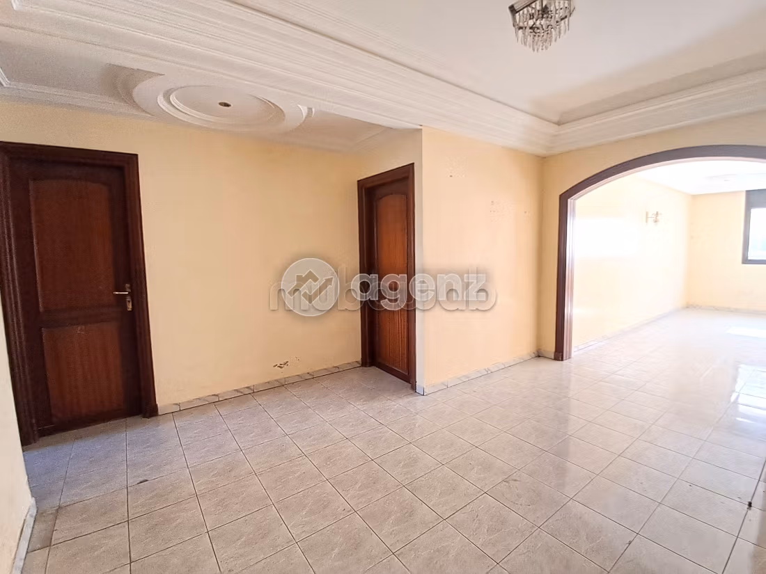 Appartamento da acquistare a Derb Ben Houmane. 3 belle camere da letto. Terrazzo e garage