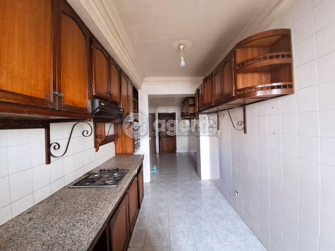 Appartamento da acquistare a Derb Ben Houmane. 3 belle camere da letto. Terrazzo e garage