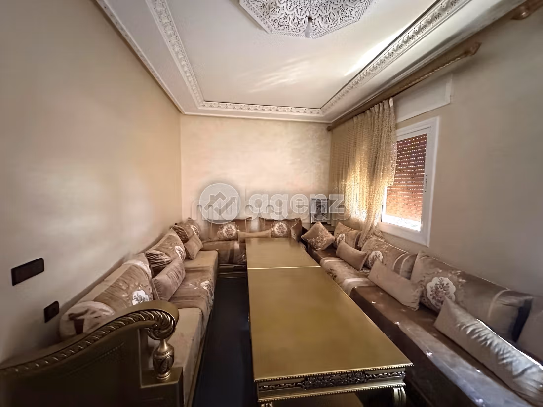 Beautiful house for sale. 6 rooms. Terrace and garden