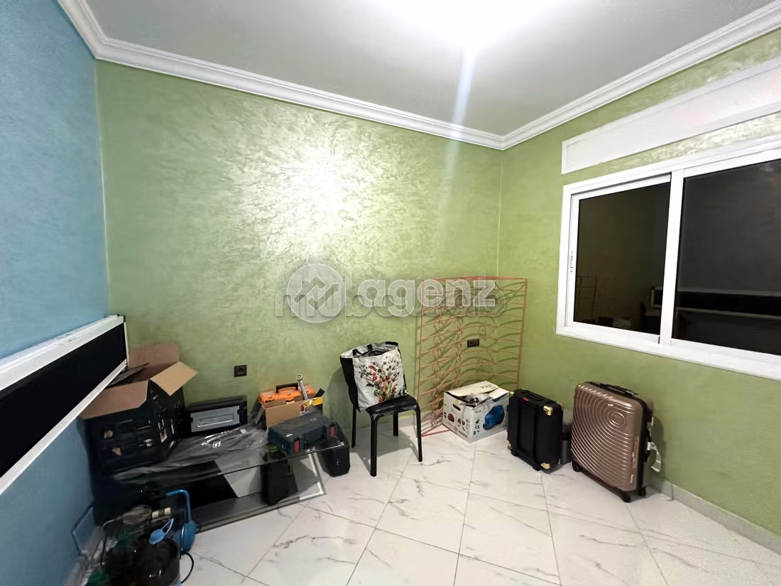 Beautiful house for sale. 6 rooms. Terrace and garden