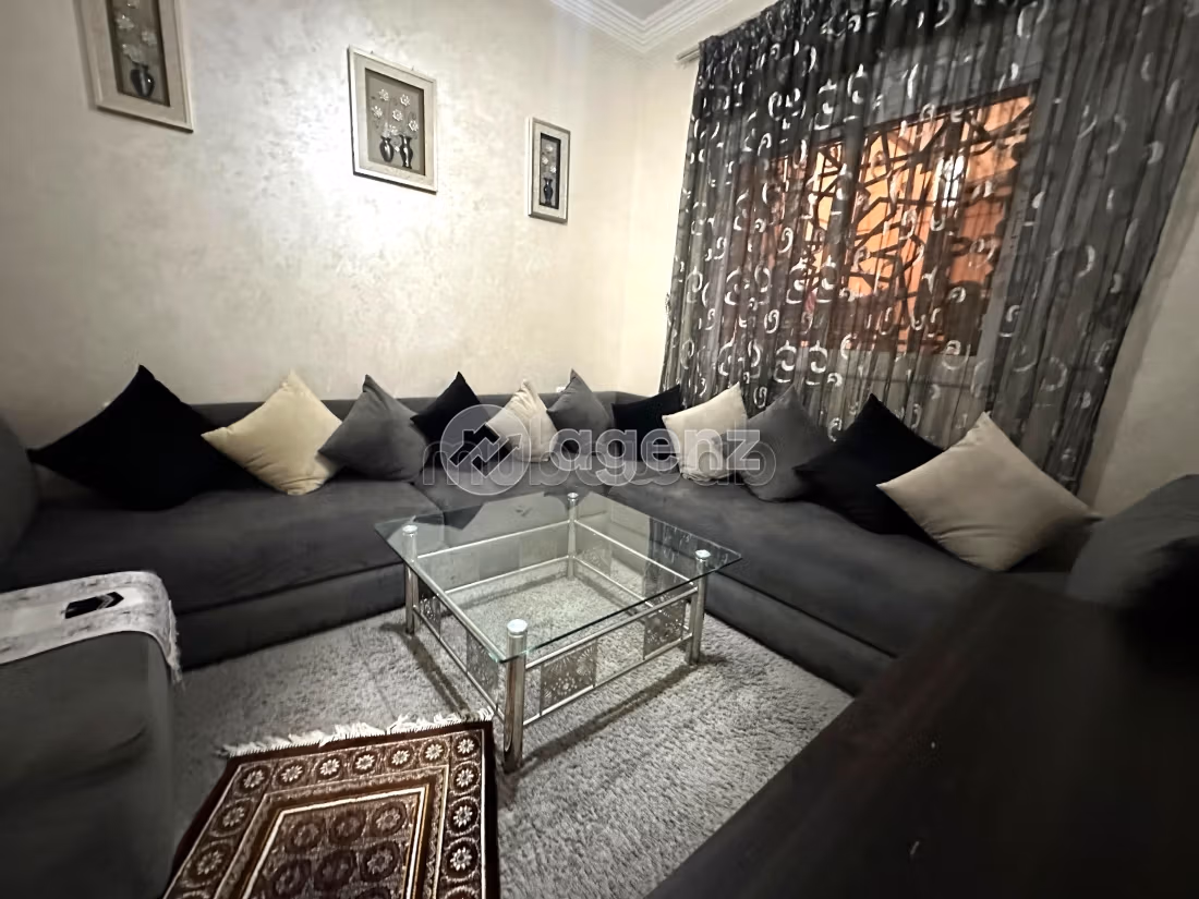 Beautiful house for sale. 6 rooms. Terrace and garden