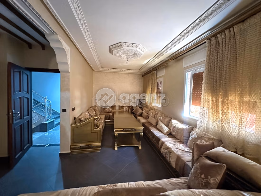 Beautiful house for sale. 6 rooms. Terrace and garden