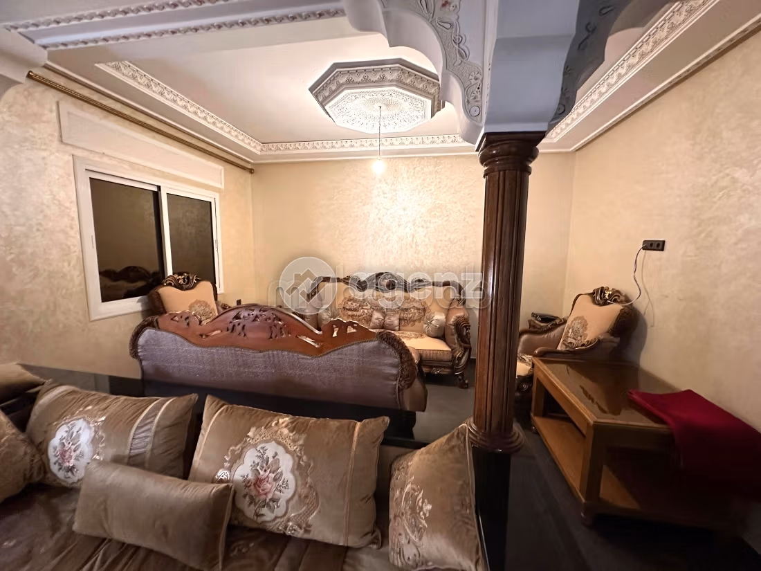Beautiful house for sale. 6 rooms. Terrace and garden