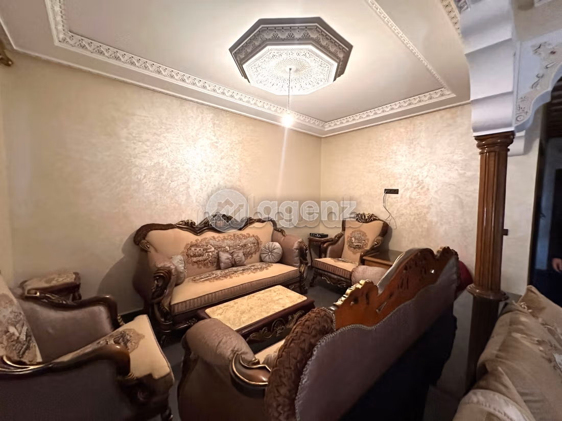 Beautiful house for sale. 6 rooms. Terrace and garden