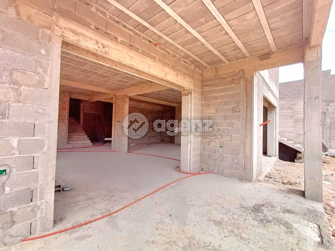 Villa à vendre 1 070 m², 5 chambres Hay Mohammadi Agadir