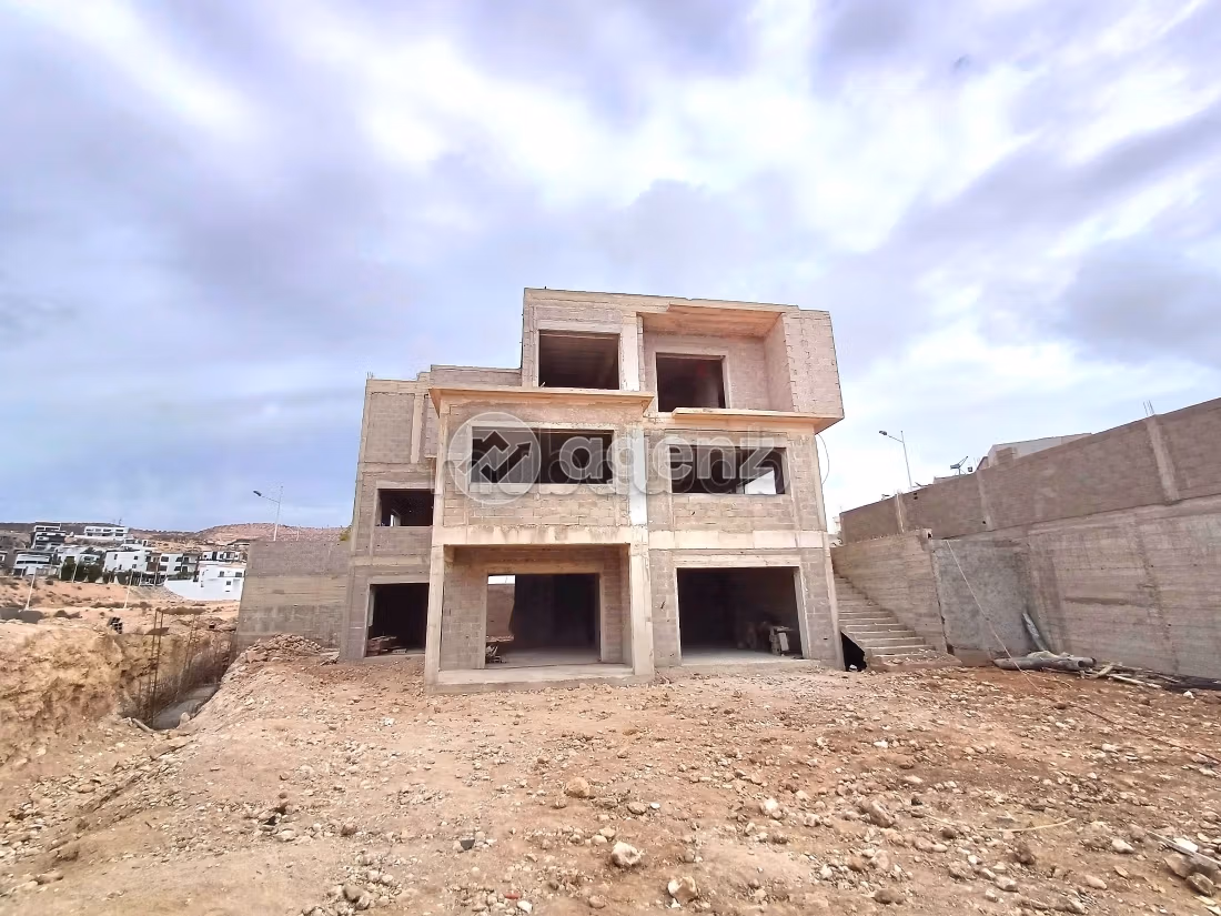 Villa à vendre 1 070 m², 5 chambres Hay Mohammadi Agadir