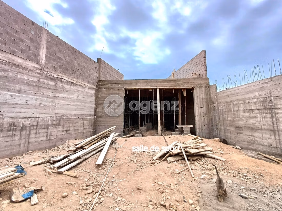 Villa à vendre 1 070 m², 5 chambres Hay Mohammadi Agadir