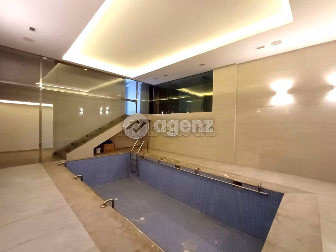 Commerce à vendre 369 m² Les hôpitaux Casablanca