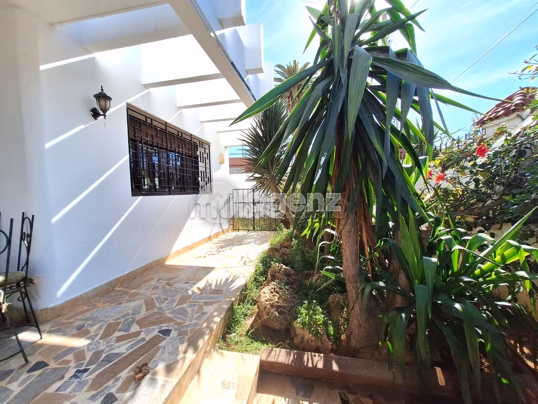 Suntuosa villa en venta en Racine. 5 bonitas habitaciones. Plazas de parking y jardín