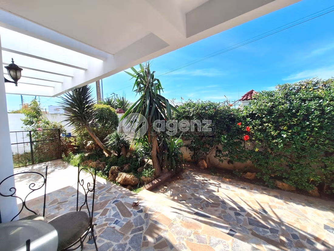 Suntuosa villa en venta en Racine. 5 bonitas habitaciones. Plazas de parking y jardín