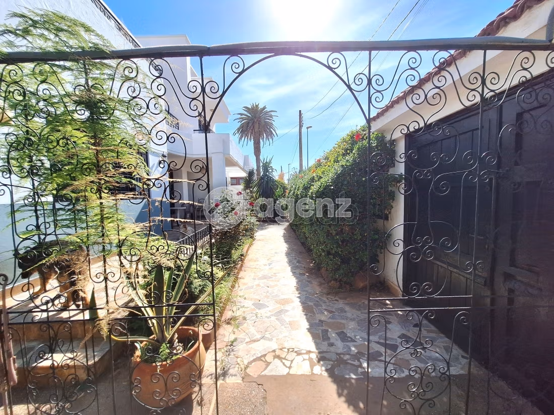 Suntuosa villa en venta en Racine. 5 bonitas habitaciones. Plazas de parking y jardín