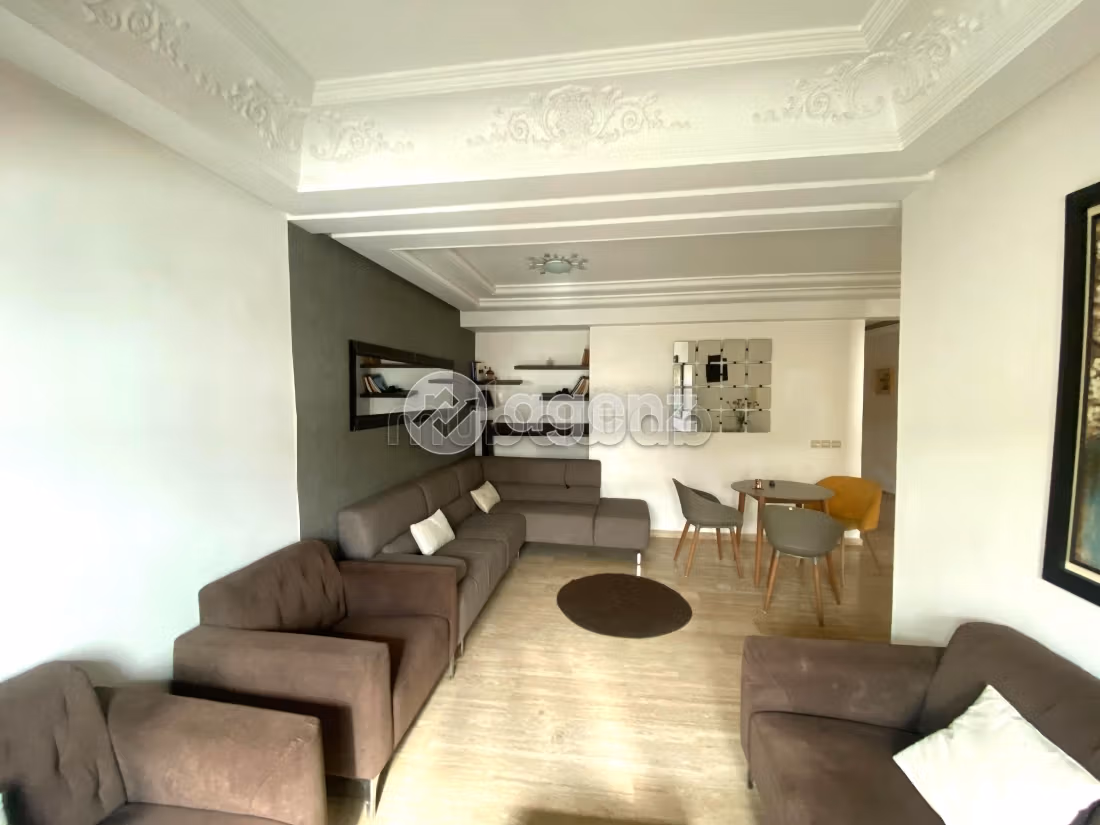 Apartment to purchase. 2 lovely rooms. With lift and terrace