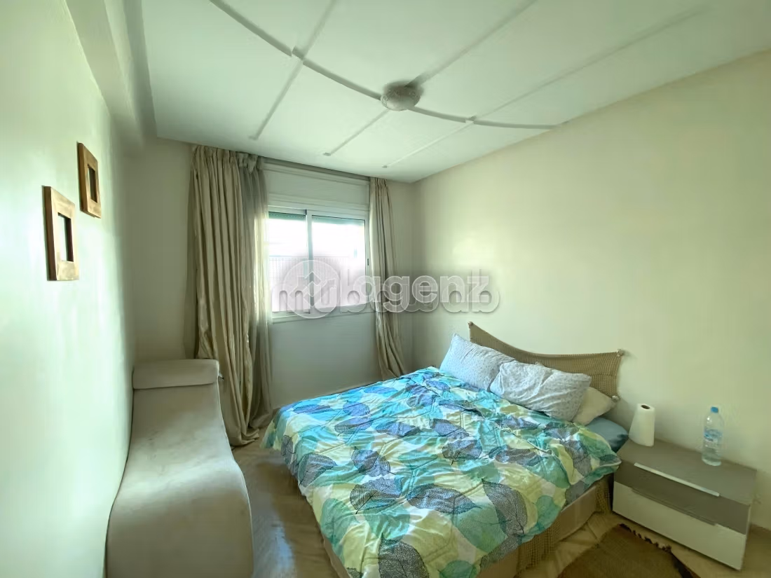 Apartment to purchase. 2 lovely rooms. With lift and terrace