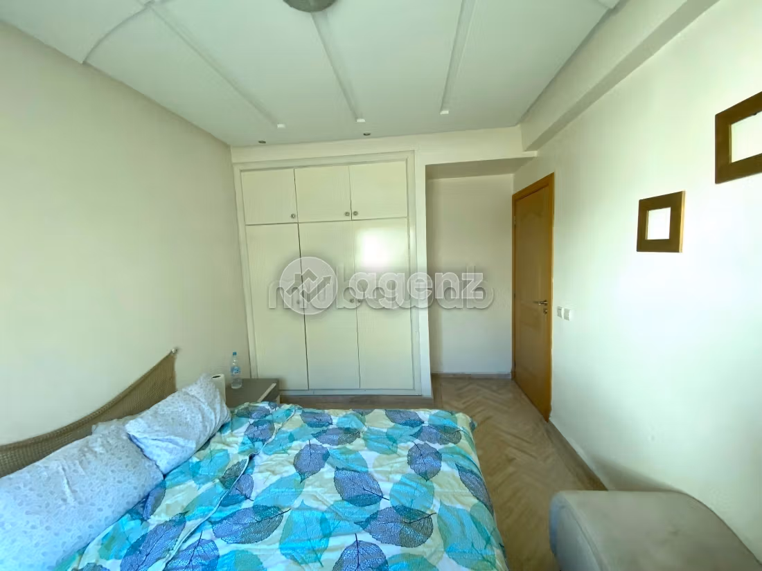 Apartment to purchase. 2 lovely rooms. With lift and terrace